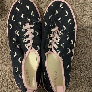 Old navy girls size 4 slip on canvas navy blue and purple sneakers